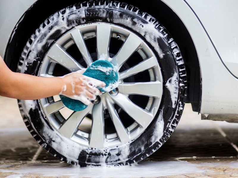 Nước thải m&aacute;y giặt c&oacute; thể d&ugrave;ng rửa xe