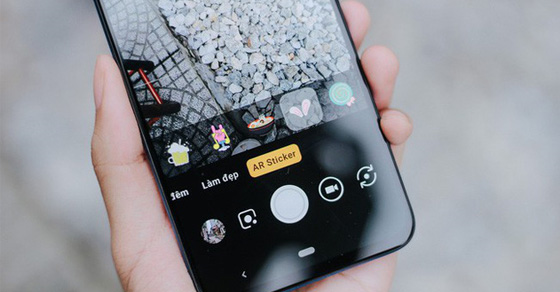 Cách selfie cực chất trên Vsmart Joy3 với tính năng AR Sicker sẵn có