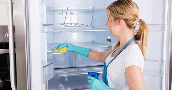 Hướng dẫn cách vệ sinh tủ lạnh đơn giản, chỉ với 20 phút là sạch bong!