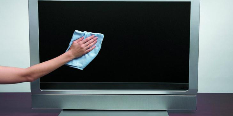 Lau nhẹ màn hình để tránh bị xước