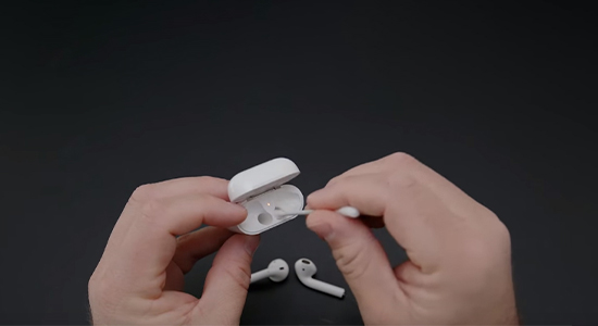 Cách vệ sinh AirPods, EarPods và hộp đựng Tai nghe bluetooth