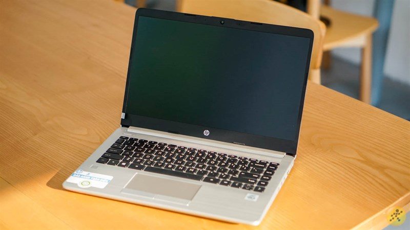 Laptop HP 348 G7