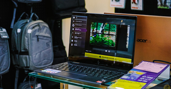 5 mẫu laptop mỏng nhẹ, đang giảm tới 2 triệu, phù hợp làm việc tại nhà