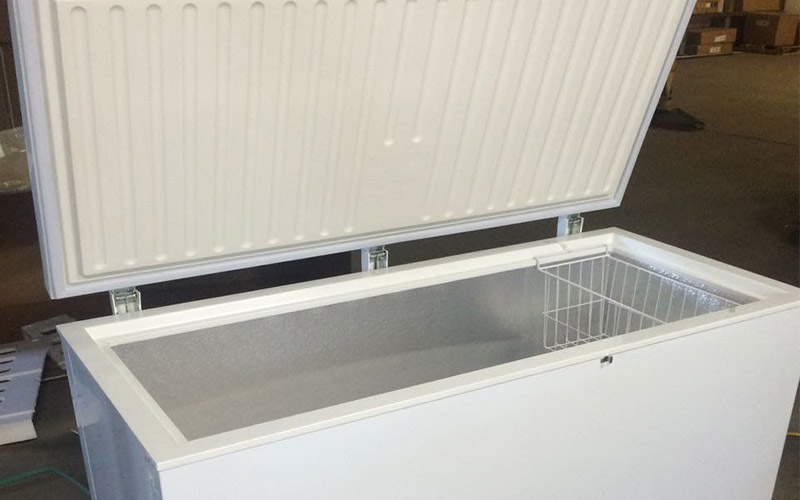 Rã đông để dễ dàng vệ sinh tủ