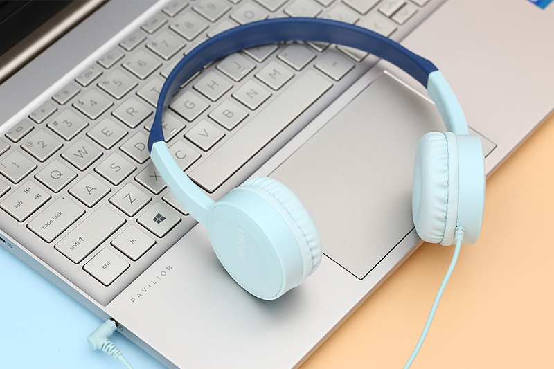 Tai nghe chụp tai Mozard IP-360 được thiết kế đơn giản