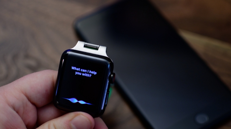 Siri c&oacute; thể cung cấp c&aacute;c bản dịch ng&ocirc;n ngữ kh&aacute;c nhau