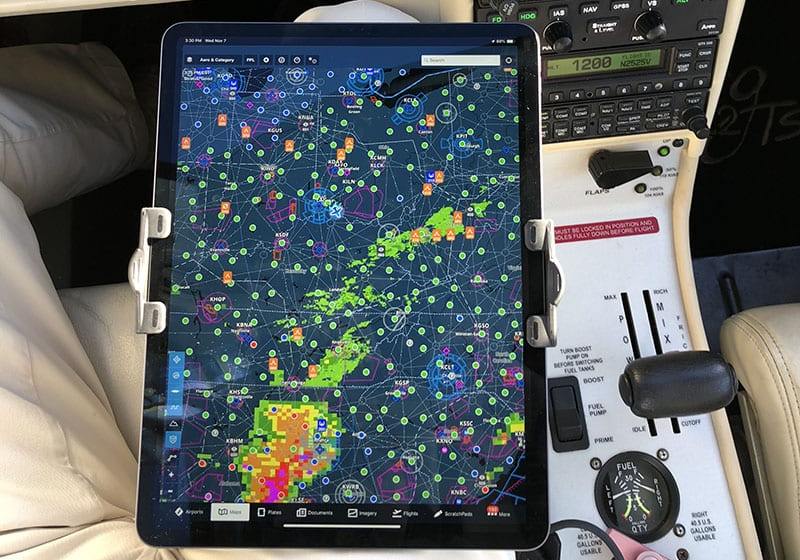iPad WiFi Cellular được tích hợp GPS giúp định vị vị trí trong phạm vi rộng nhanh và chính xác