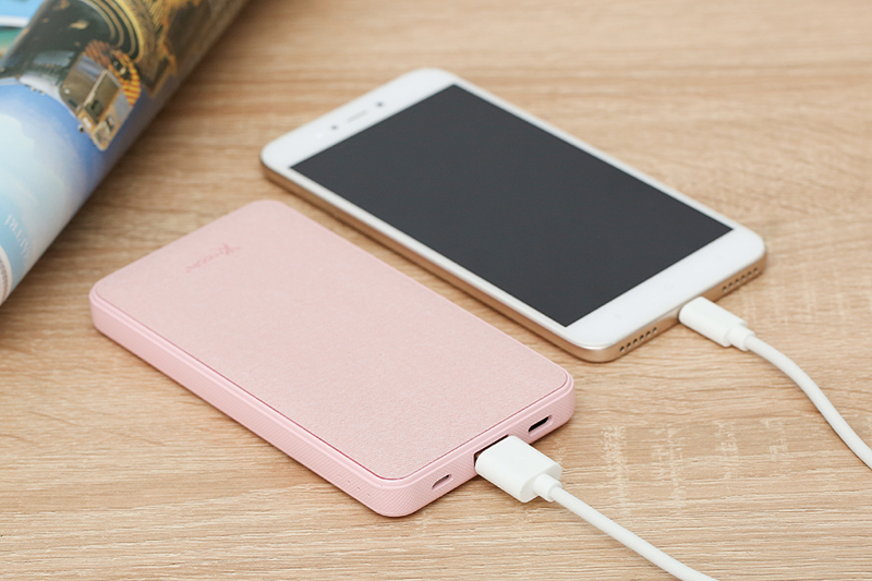 Thiết kế gọn đẹp, sang trọng với vỏ bọc chất liệu Fabric chống trơn trượt