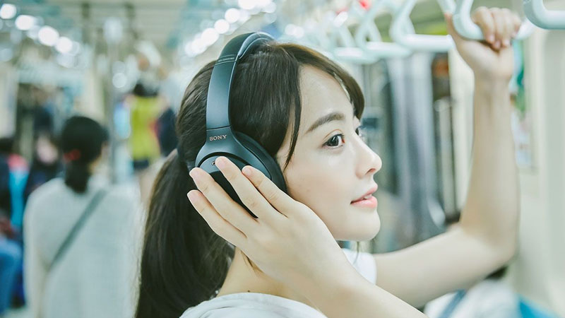 Nên mua tai nghe chống ồn chủ động hay bị động?
