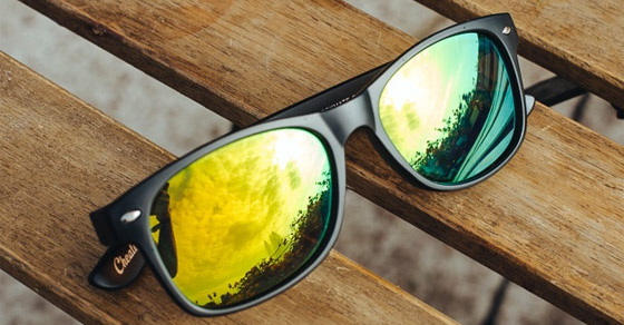 Mắt kính tráng gương là gì? Công dụng của mắt kính tráng gương