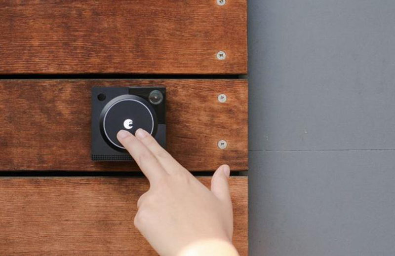 Khóa cửa thông minh August Pro tương thích với nhiều nền tảng trợ lý ảo khác nhau