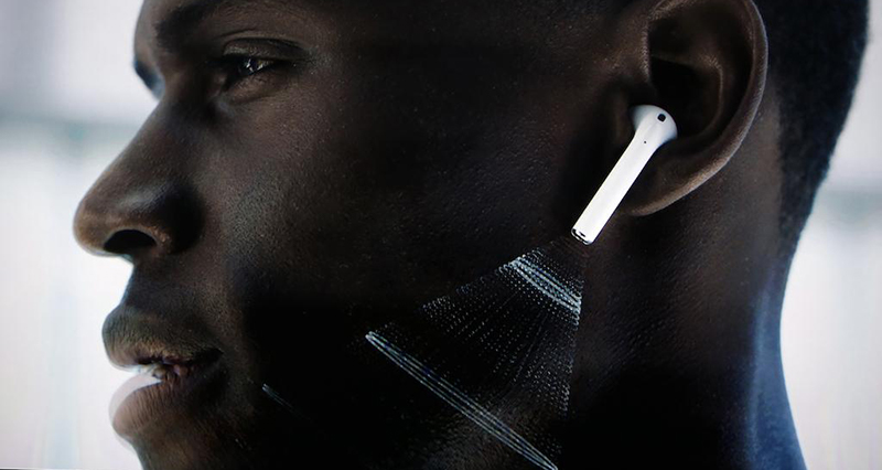 T&iacute;nh năng Live Listen gi&uacute;p khuếch đại &acirc;m thanh đến tai nghe