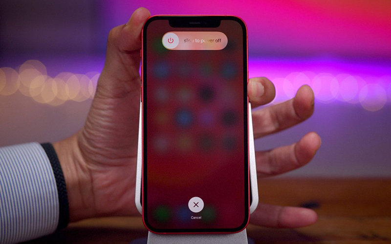 Khởi động lại iPhone