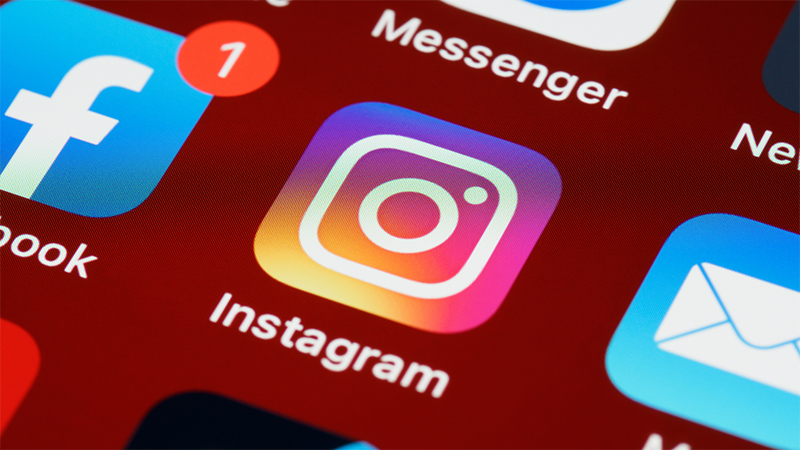 Hãy báo cáo tới trung tâm trợ giúp của Instagram để được trợ giúp nhanh nhất