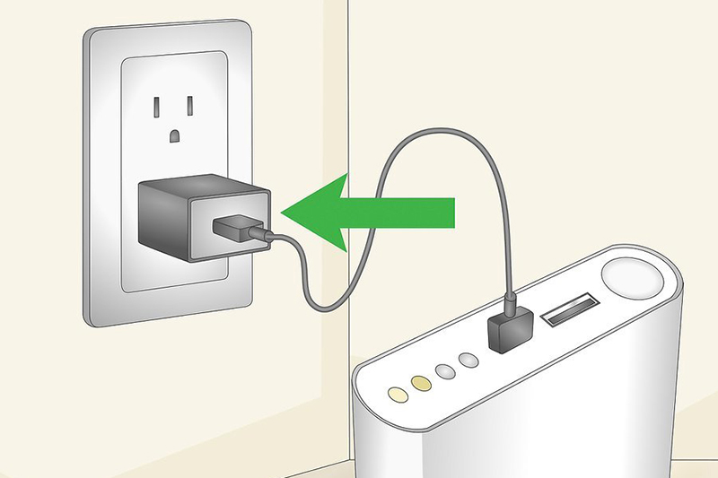 Cắm sạc cho pin dự ph&ograve;ng n&ecirc;n ch&uacute; &yacute; r&uacute;t ra ngay lập tức sau khi pin đầy