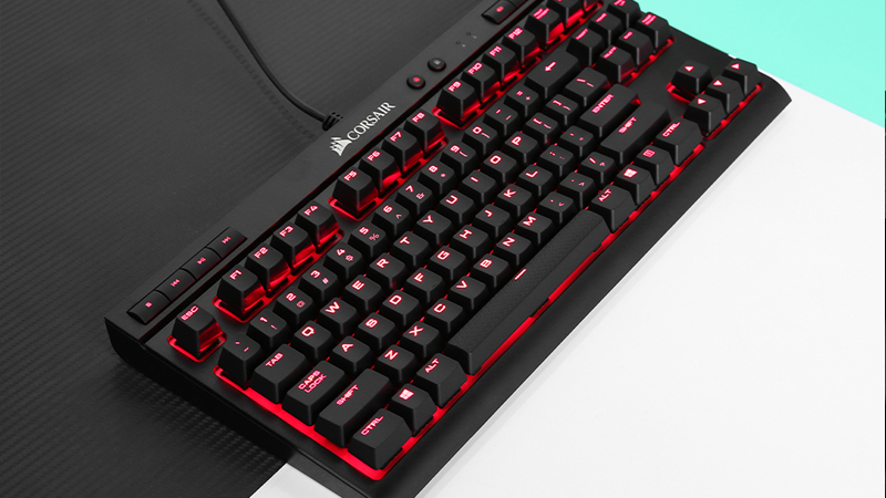 Bàn Phím Cơ Có Dây Gaming Corsair K63 Compact Mechanical Đen