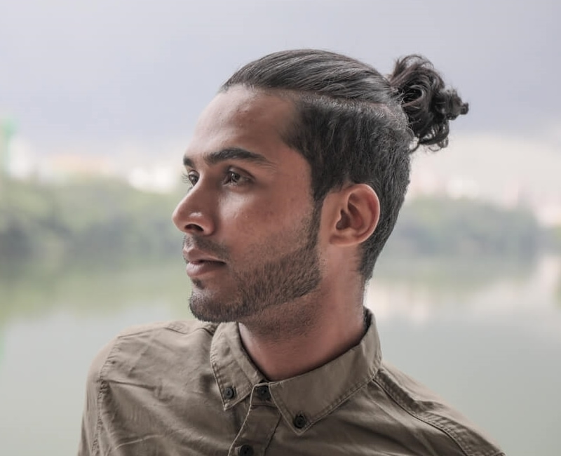 Kiểu tóc Man Bun bụi bặm và lãng tử