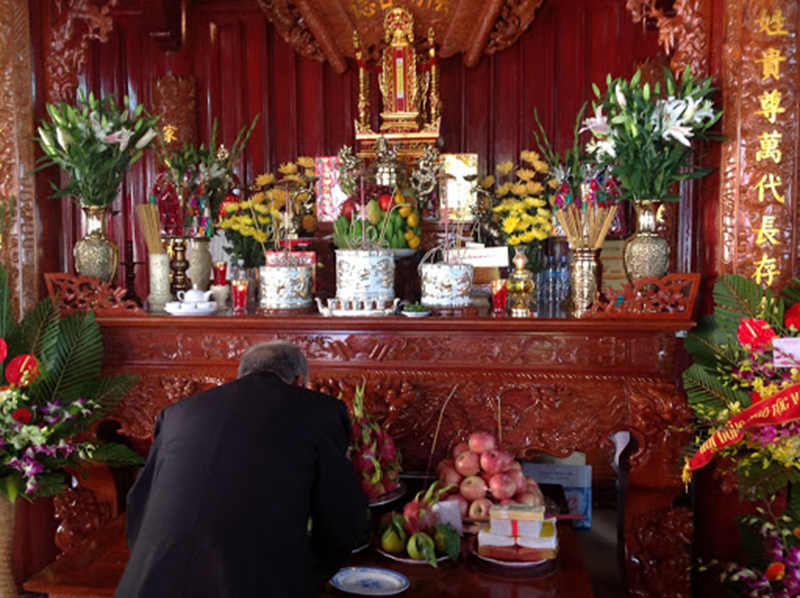 Cúng bái tổ tiên