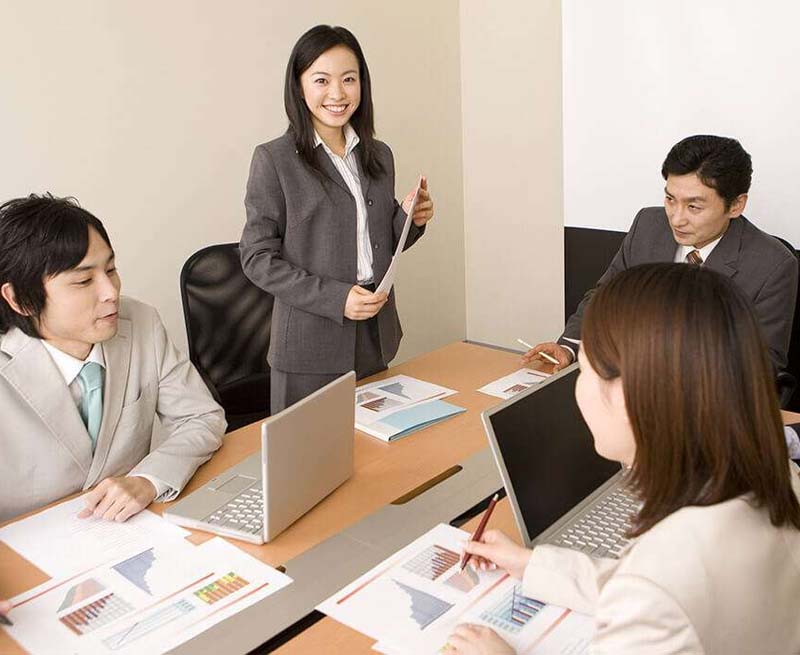 Một lời chúc sinh nhật đôi khi tạo được tình cảm đến với đồng nghiệp trong ông ty