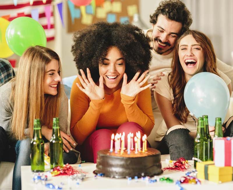 Với hội bạn thân, những lời chúc sinh nhật lầy lội sẽ trở nên ấn tượng
