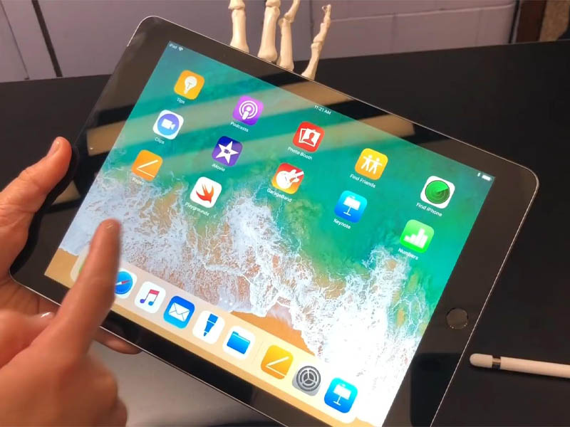  iPad thế hệ thứ 6 (năm 2018)