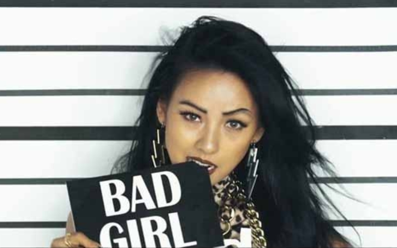 Bad Girl là người có nhiều nét quyến rũ