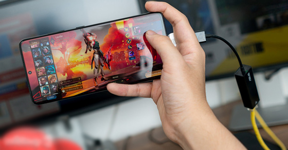 Cách chơi game trên điện thoại bằng dây mạng hạn chế giật lag