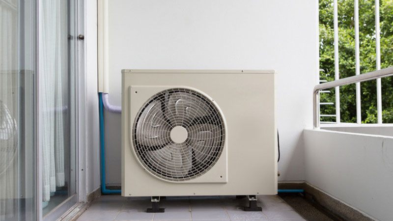 Cục nóng máy lạnh có chức năng tản nhiệt ra môi trường bên ngoài 