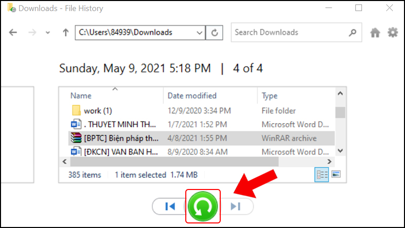 Tính năng File History sẽ giúp bạn phục hồi file đã xóa