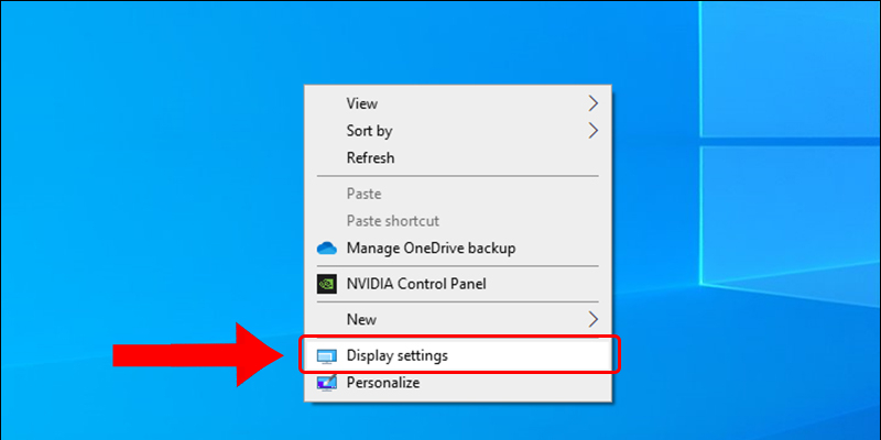 Click chuột phải tại desktop, chọn Display settings