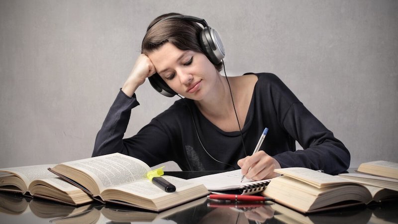 Bạn có thể nghe nhạc trong lúc học