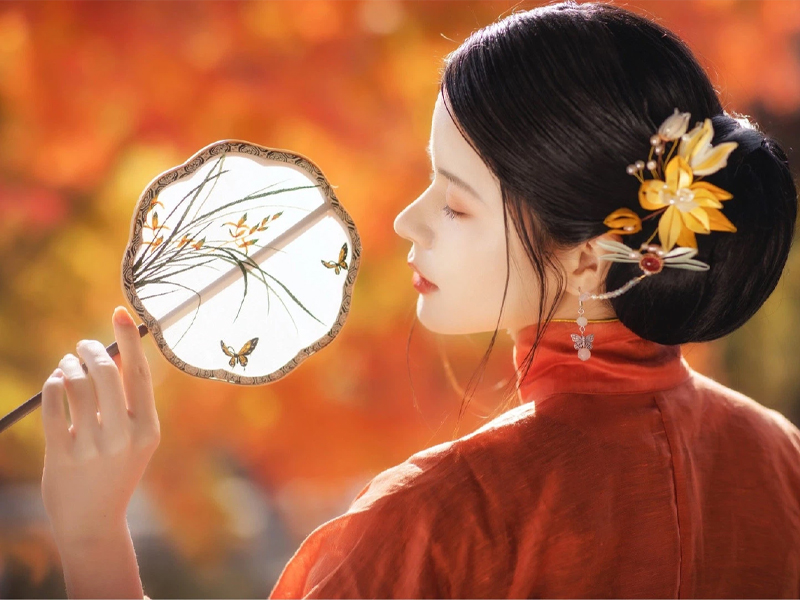 Người cung Cự Giải sống thiên về tình cảm