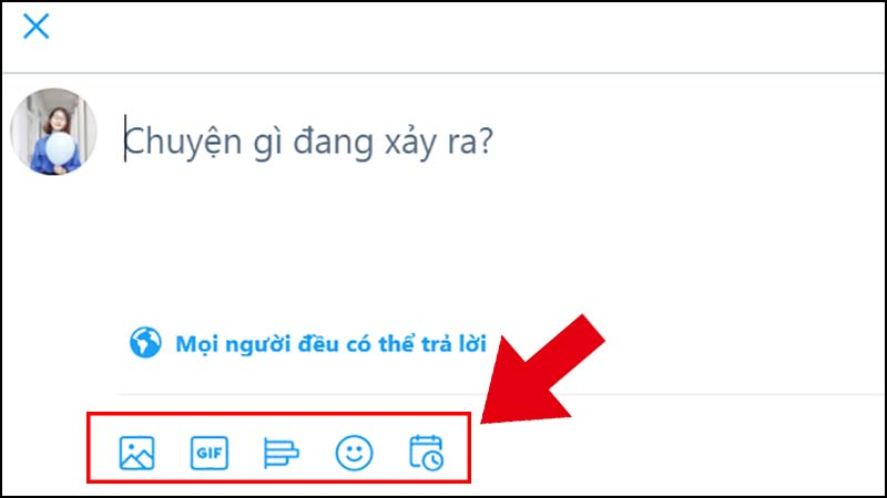 Bạn có thể thêm ảnh chụp hoặc ảnh GIF, bình chọn thăm dò, địa điểm check-in và biểu tượng cảm xúc.