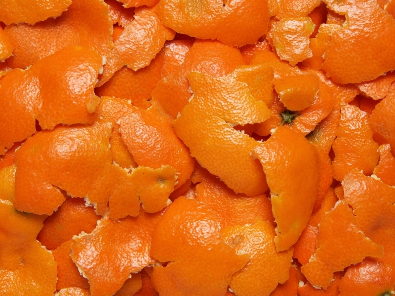 Vỏ cam cũng có thể thay thế các tinh dầu 