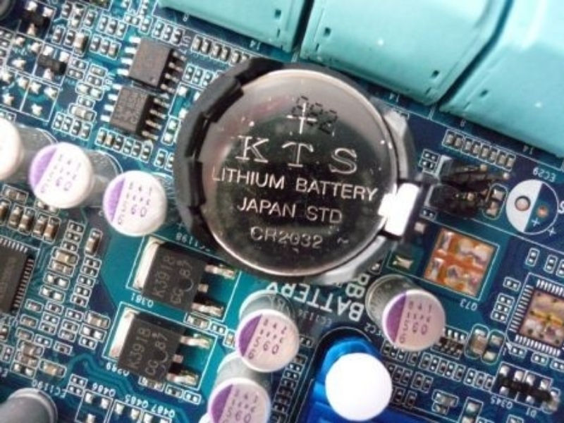 Kiểm tra pin CMOS