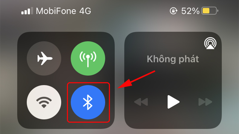 Bạn cũng có thể bật/tắt Bluetooth ở phần Trung tâm điều khiển