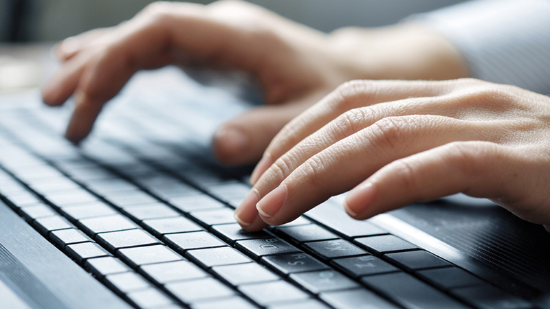 Sử dụng TrackPoint sẽ giúp bạn tiết kiệm thời gian chuyển đổi giữa bàn phím và chuột