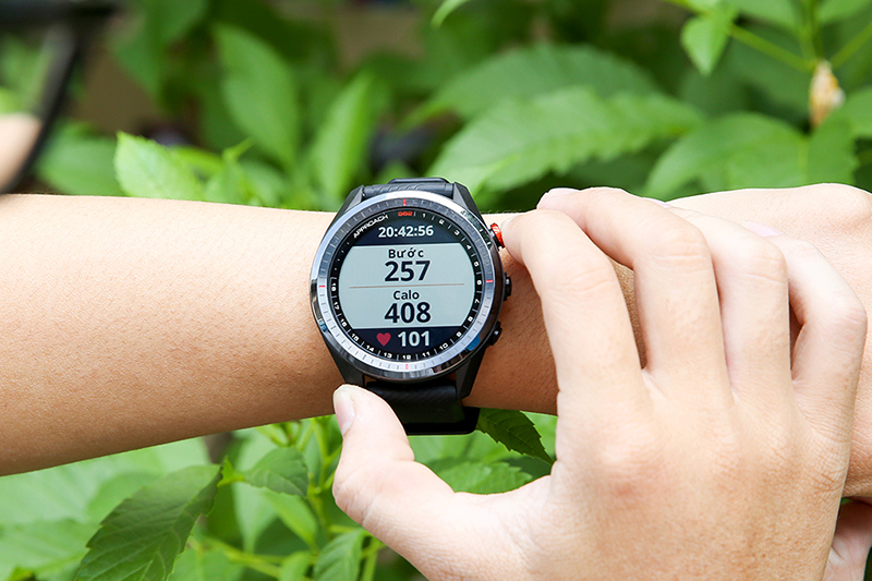 Mẫu đồng hồ Garmin Approach S62 d&acirc;y silicone c&ugrave;ng t&iacute;nh năng Hazard View 