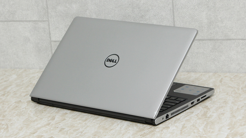 Laptop Dell Inspiron 15 5559 với màu xám sang trọng