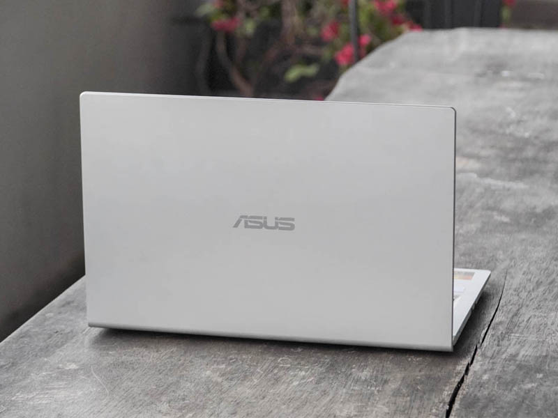 Thiết kế của laptop Asus X515MA-BR113T