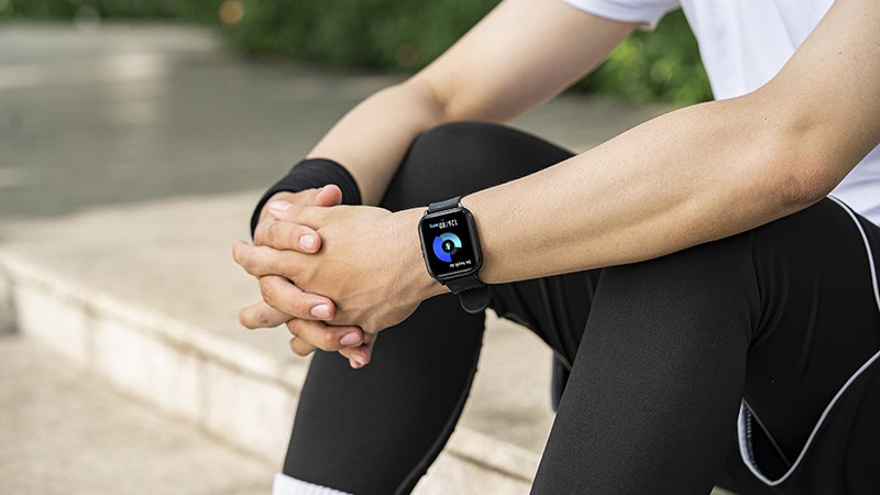 BeFit BeU B3 Đen là chiếc smartwatch mặt vuông có ngoại hình hiện đại