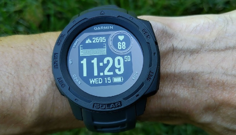 Garmin Instinct Solar silicone đen năng động