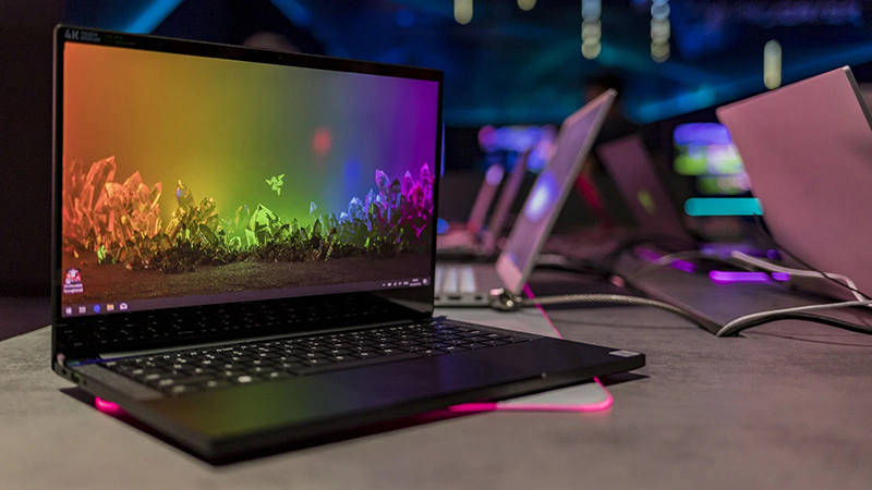Bạn nên chọn các mẫu laptop có tối thiểu 256 GB SSD