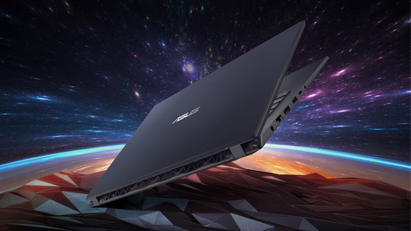 Laptop vỏ nhựa c&oacute; khối lượng nhẹ, c&oacute; thể dễ d&agrave;ng mang đi xa