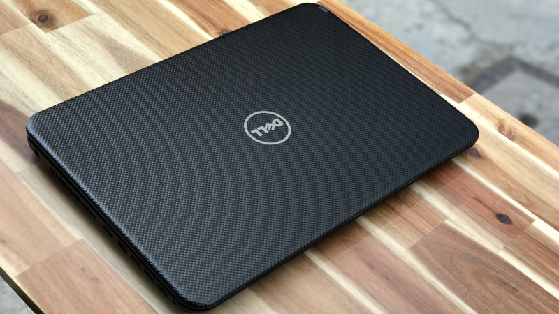  Laptop vỏ nhựa c&oacute; khả năng khắc phục va đập, rơi vỡ cao hơn do độ phổ biến v&agrave; dễ gia c&ocirc;ng