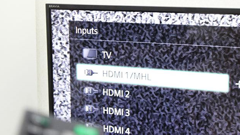 Để kết nối, bạn chọn nguồn vào là HDMI 1/MHL