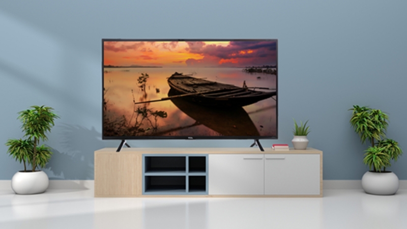 Tcl телевизоры приложения для тв. Ножки для телевизора tcl. отдельно стоящий телевизор. atmos tcl телевизор динамики. телевизор tcl изогнутый экран стеклянный.