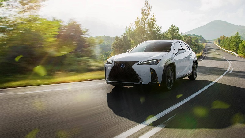 Xe Hybrid c&oacute; bộ động cơ điện kết hợp c&ugrave;ng bộ động cơ xăng dầu gi&uacute;p tốc độ vận h&agrave;nh lu&ocirc;n ổn định