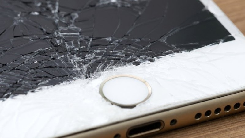 Kính thường bị vỡ