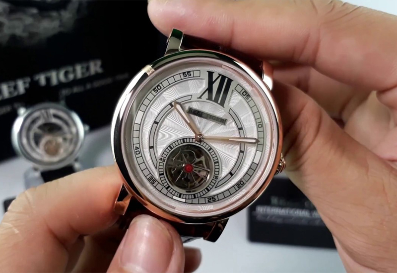 Rev Tiger Watch thiết kế khá phong cách